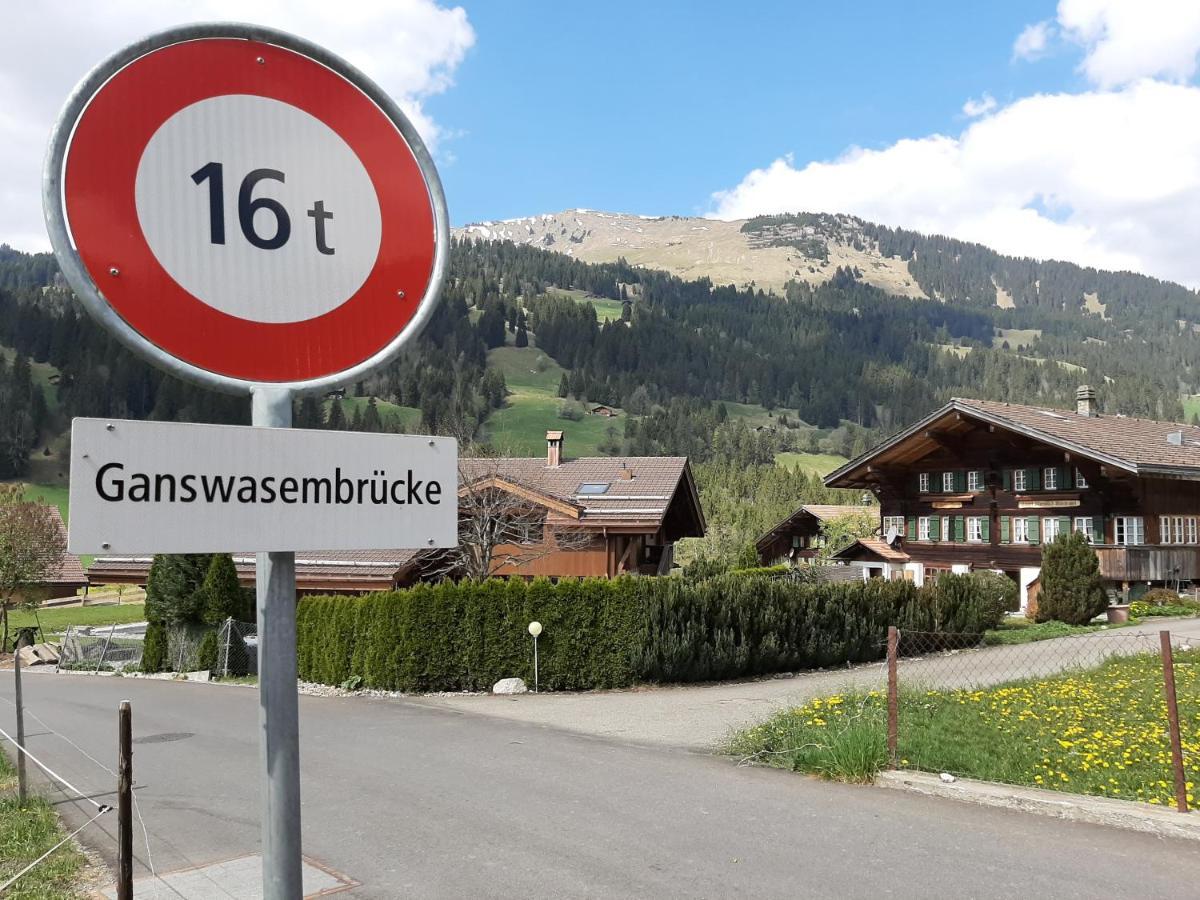 Gaestehaus Alpenblick Wildstrubel Sankt Stephan Exterior foto